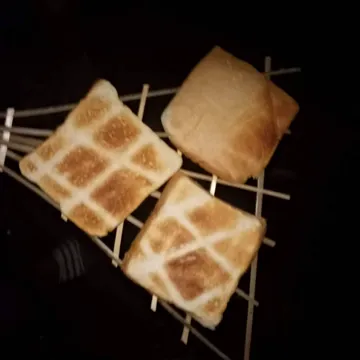 324650
