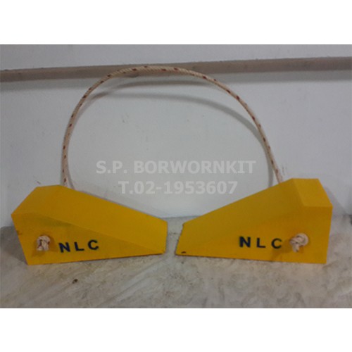 ไม้หนุนล้อ chock blocks