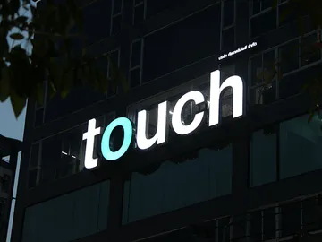ป้ายไฟติดอาคารtouch