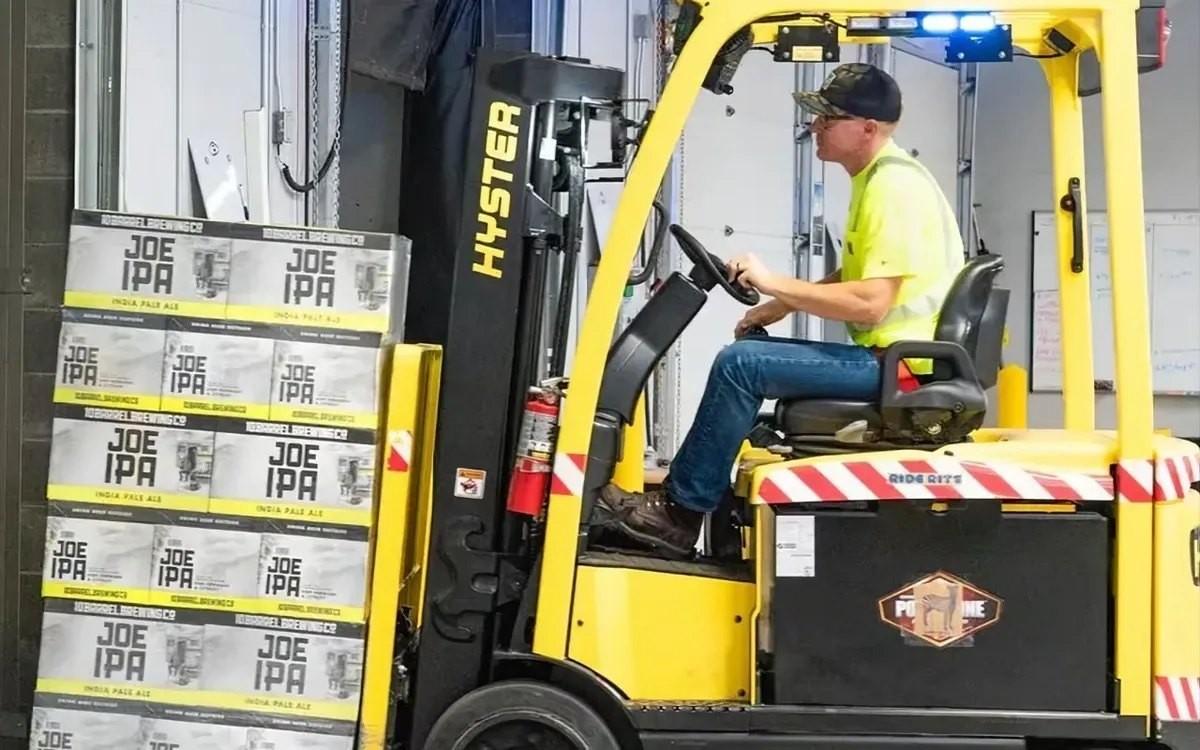 warehouse-forklift