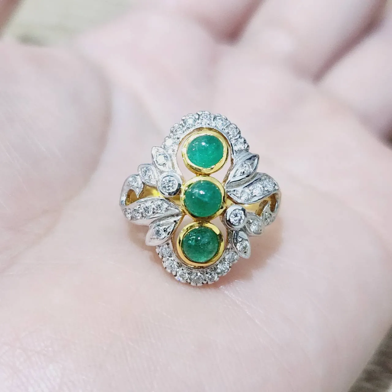 แหวนมรกตประดับเพชร น้ำ97