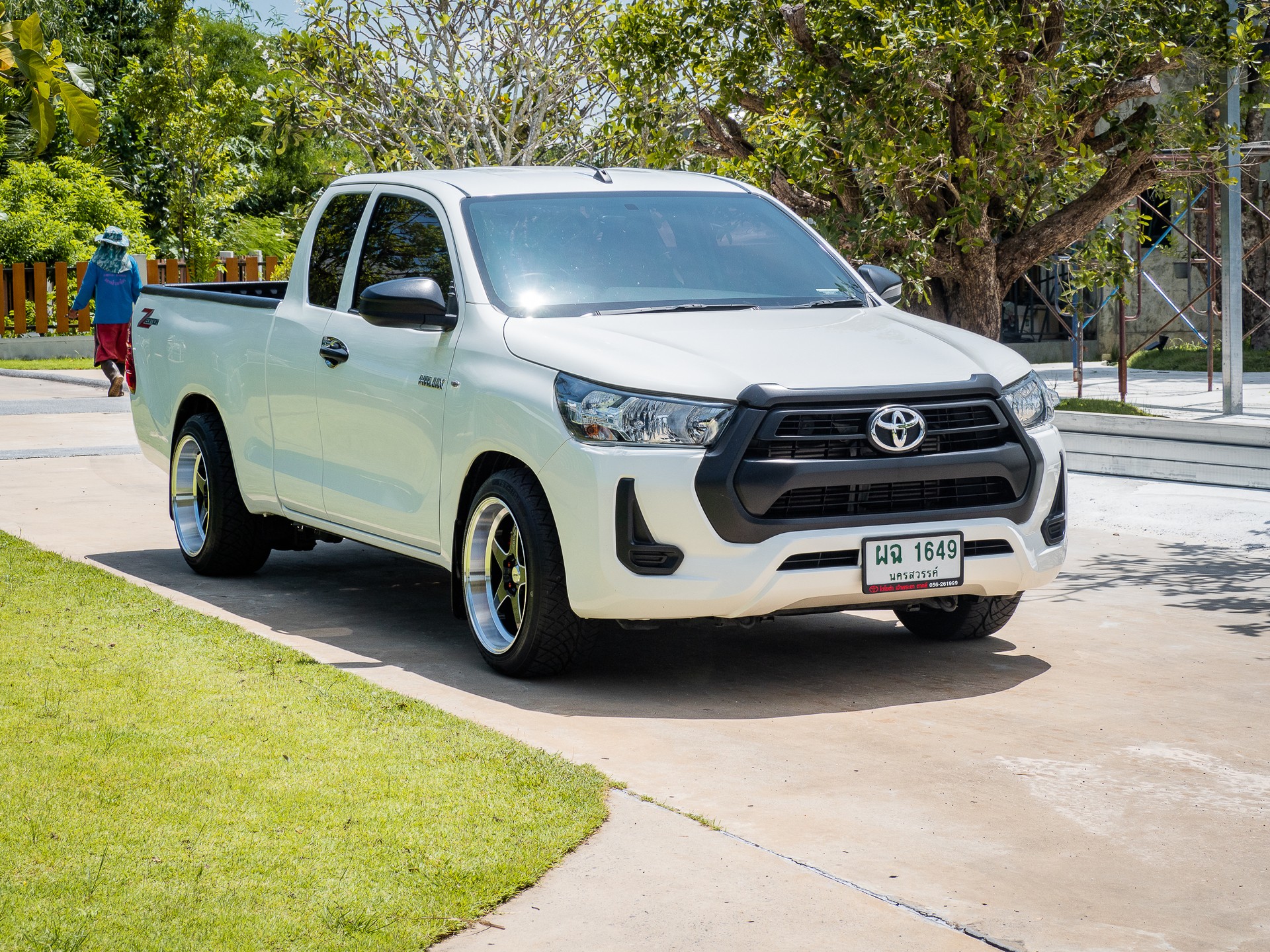 toyota-hilux-revo-smart-cab-z-edition-e-mt-64-2020