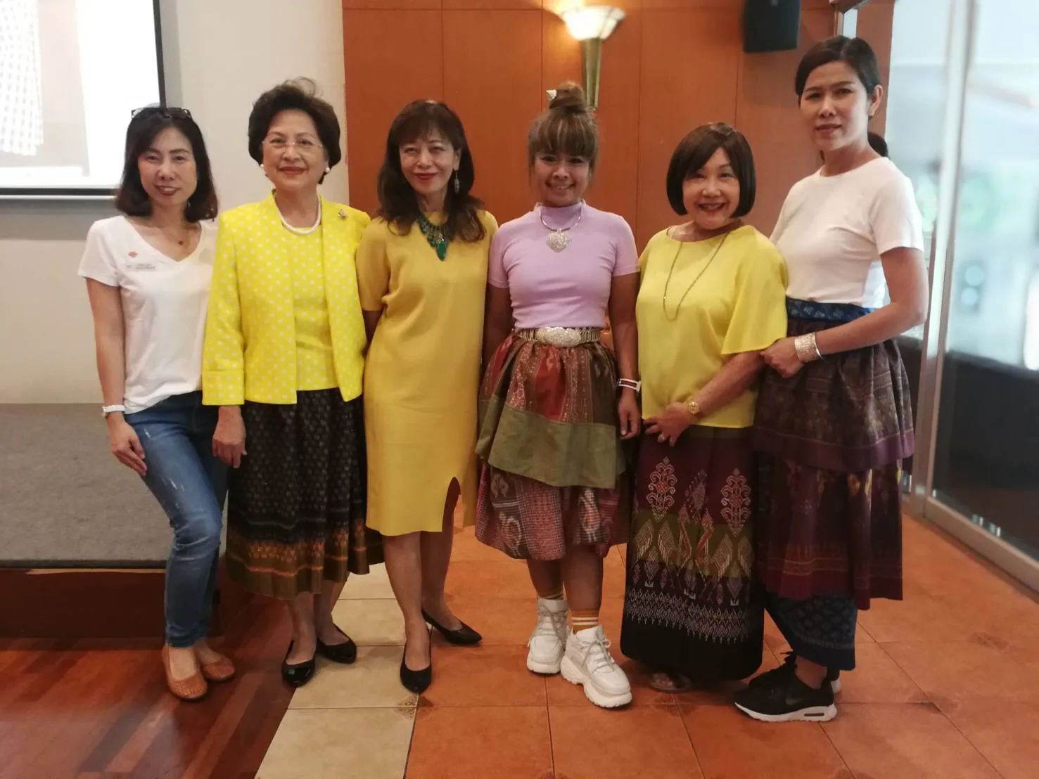 นุ่งซิ่น250519(227)