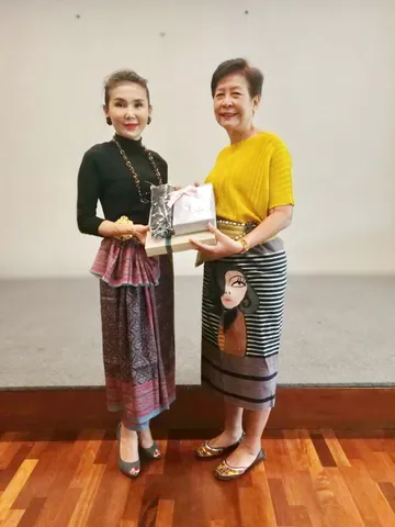 นุ่งซิ่น250519-019