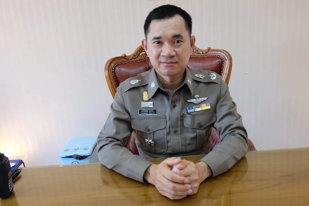 พล