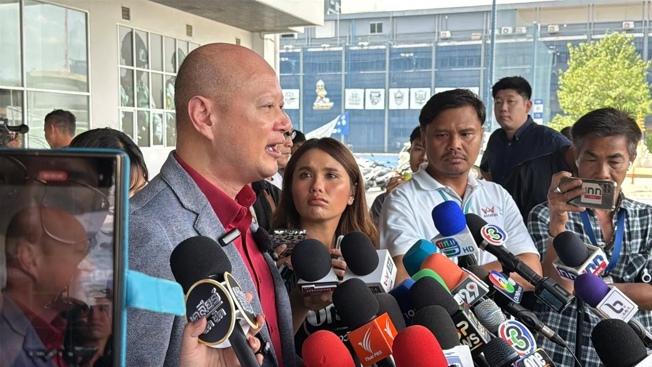1161700