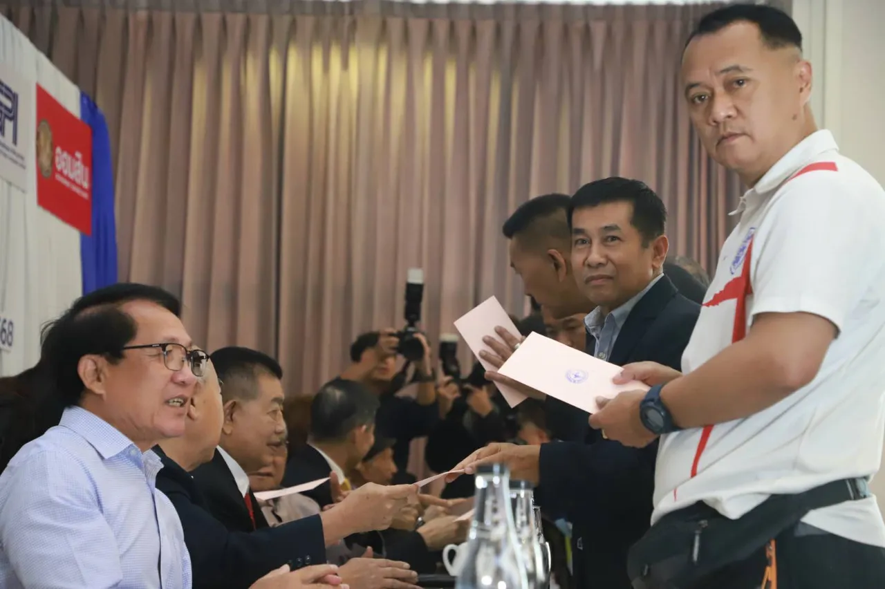 891186