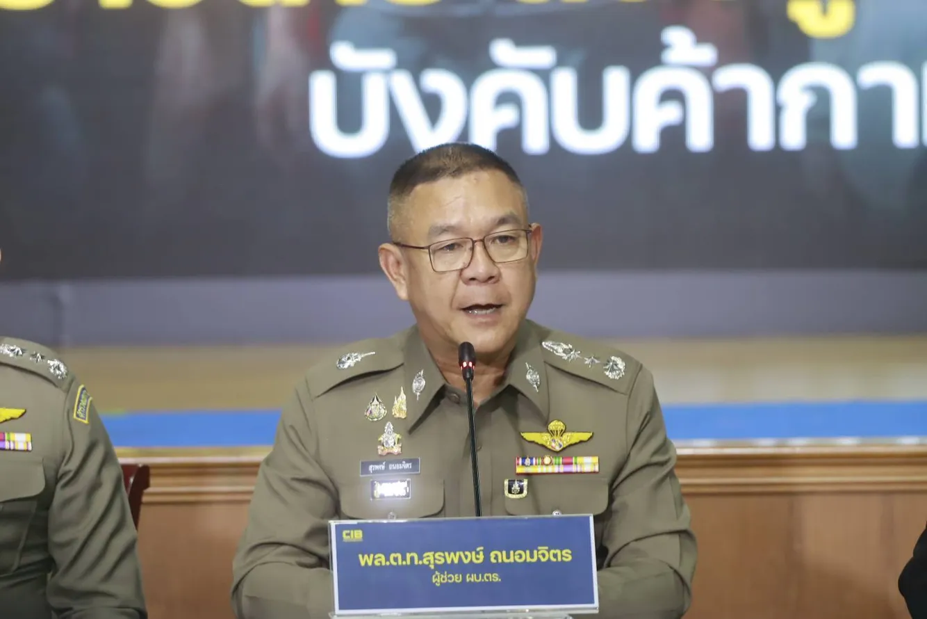 1613000