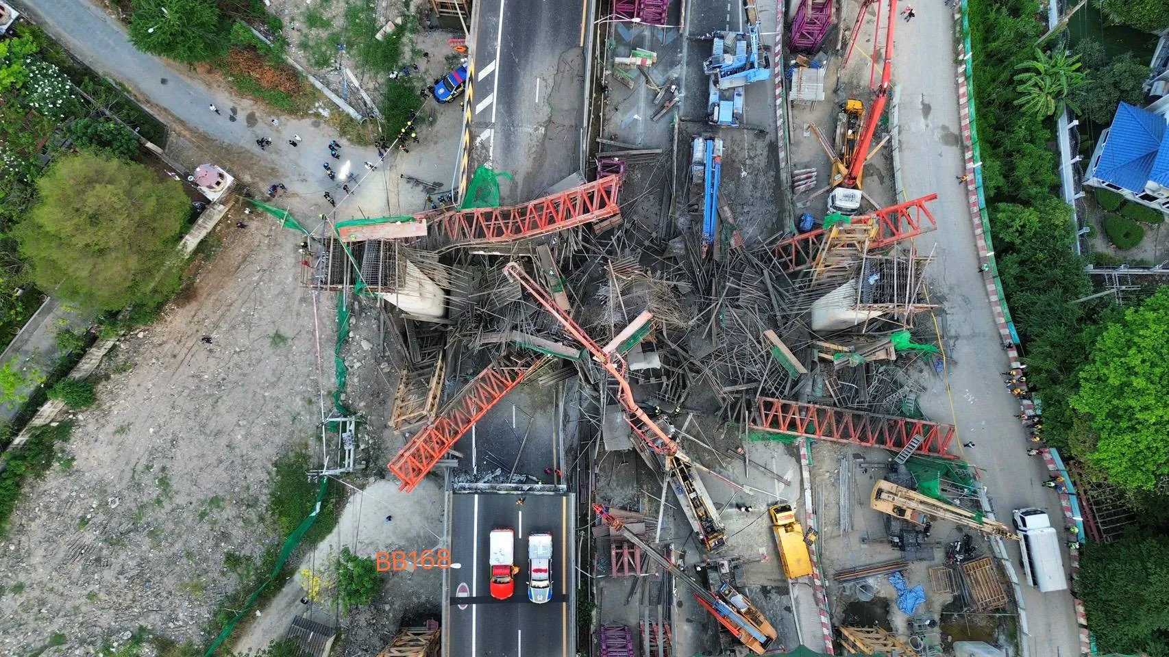5067017
