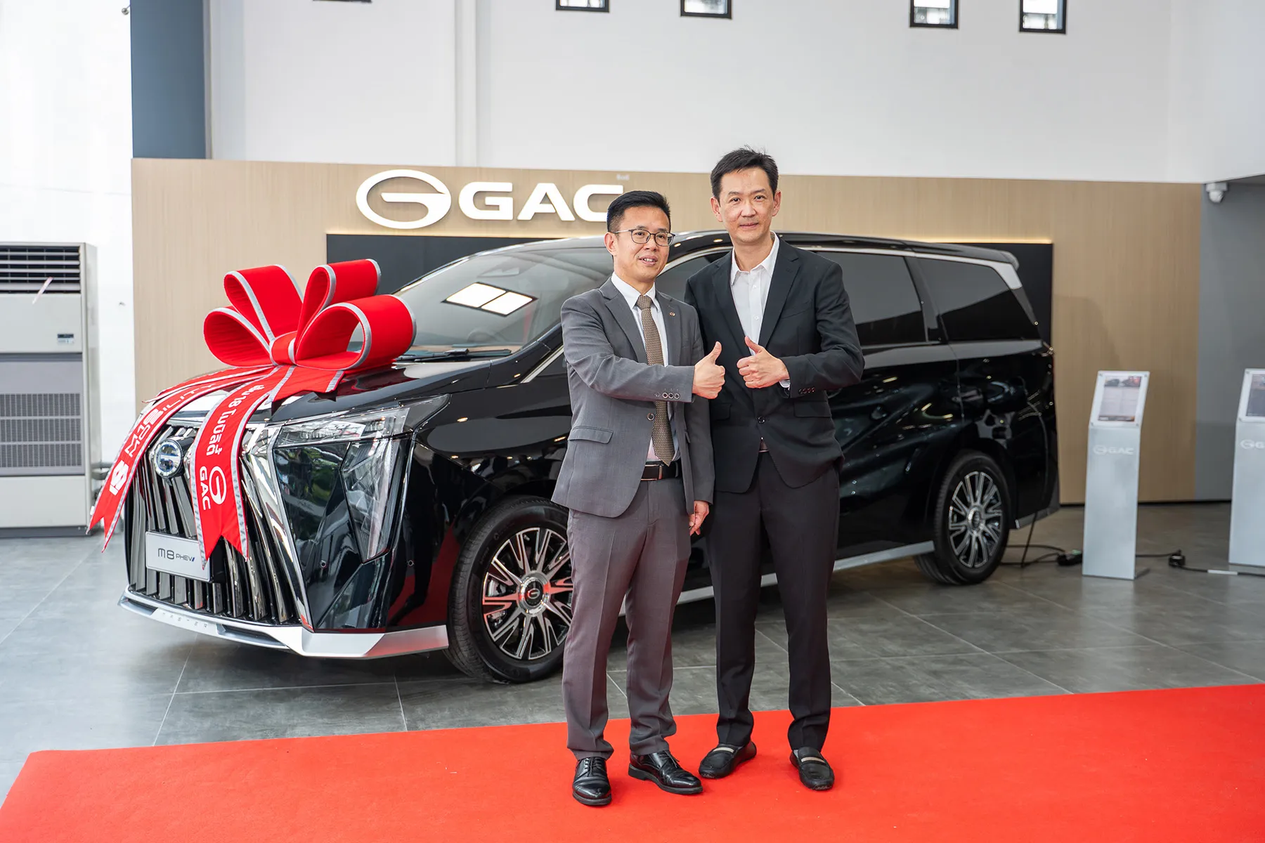 คุณมาโนชปฐมวรกุลประธานกรรมการบริษัทเอ็