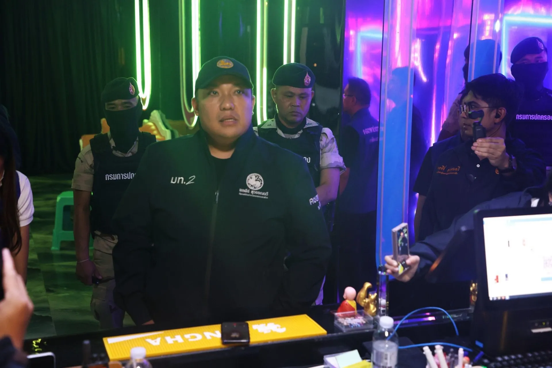 2037383_0