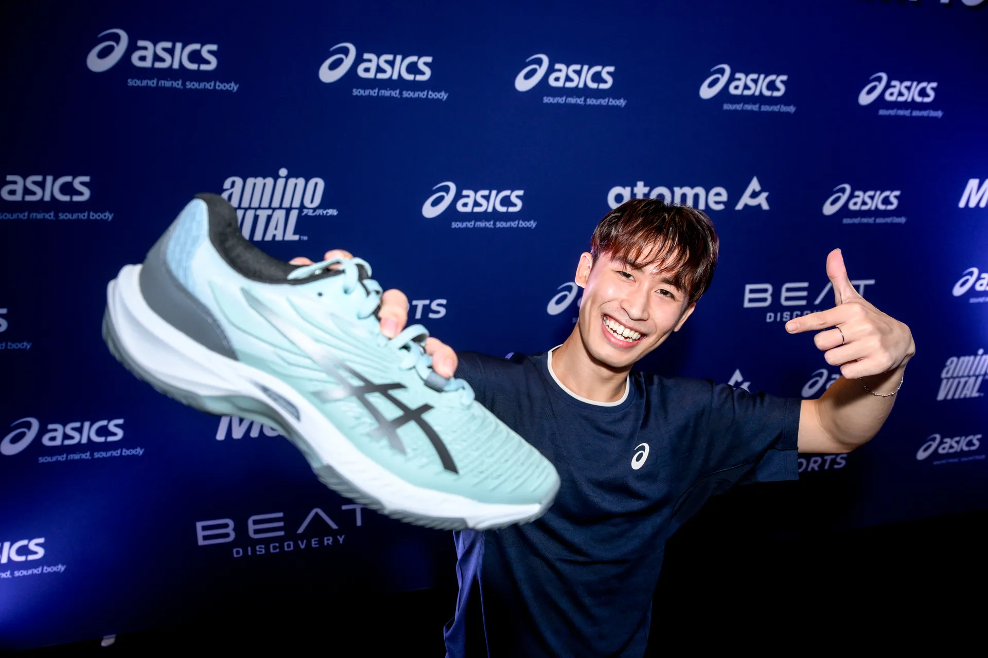 Asics_0014_0