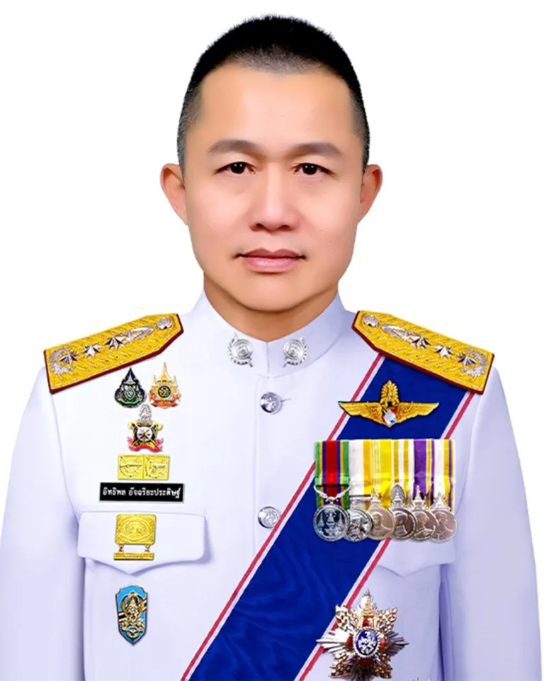 007-พล.ต.อ.-อิทธิพล-อัจฉริยะประดิษฐ์-768x961
