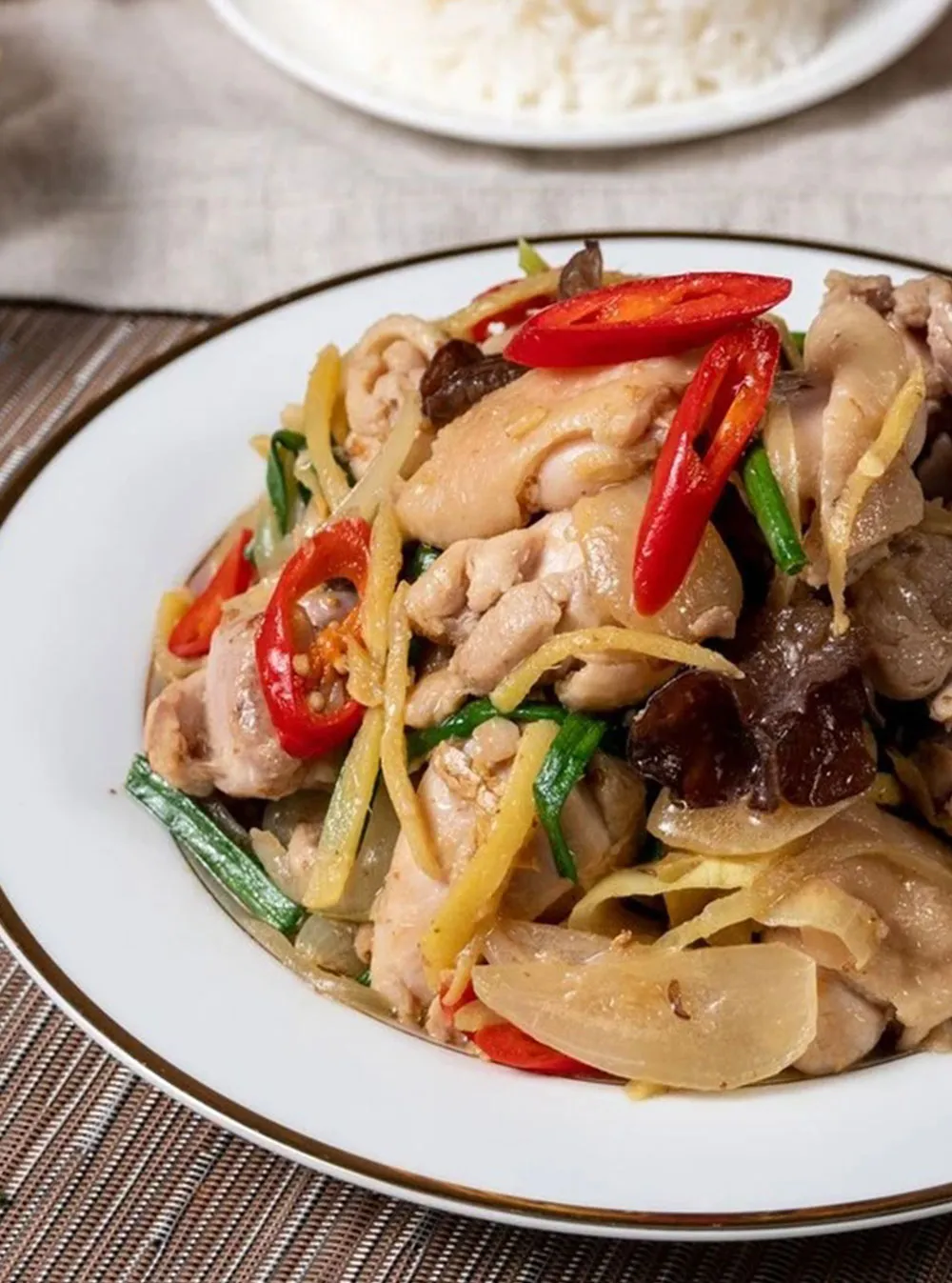 Hormokpuddingผัดขิงไก่ใส่เห็ดหูหนู