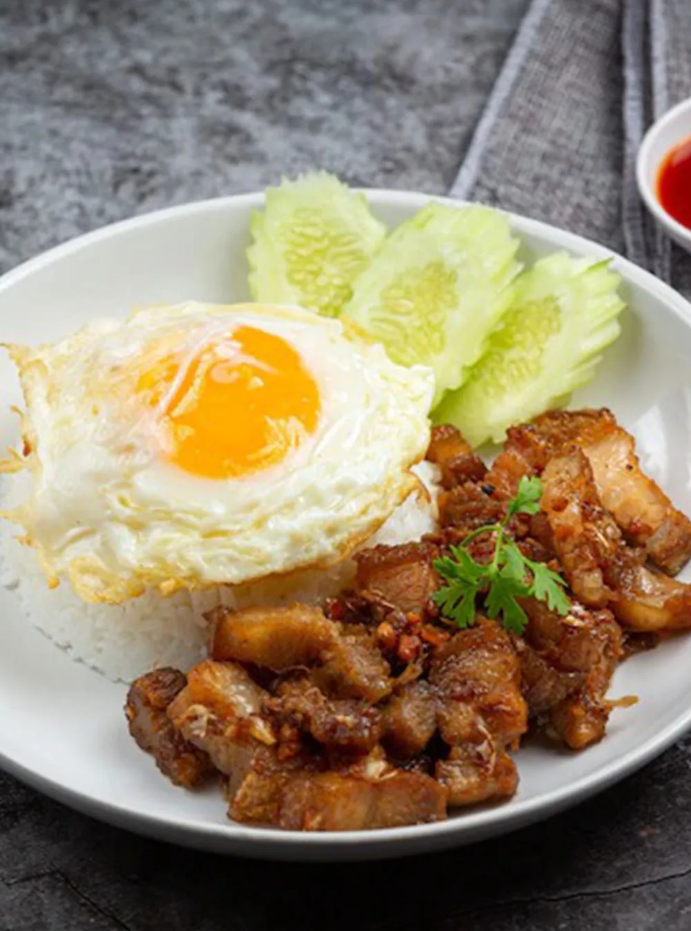 Hormokpuddingหมูทอดกระเทียม