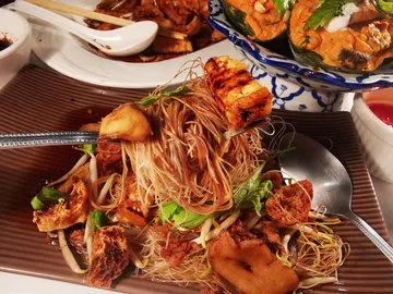 เส้นหมี่ก๋วยเตี๋ยวหลอด