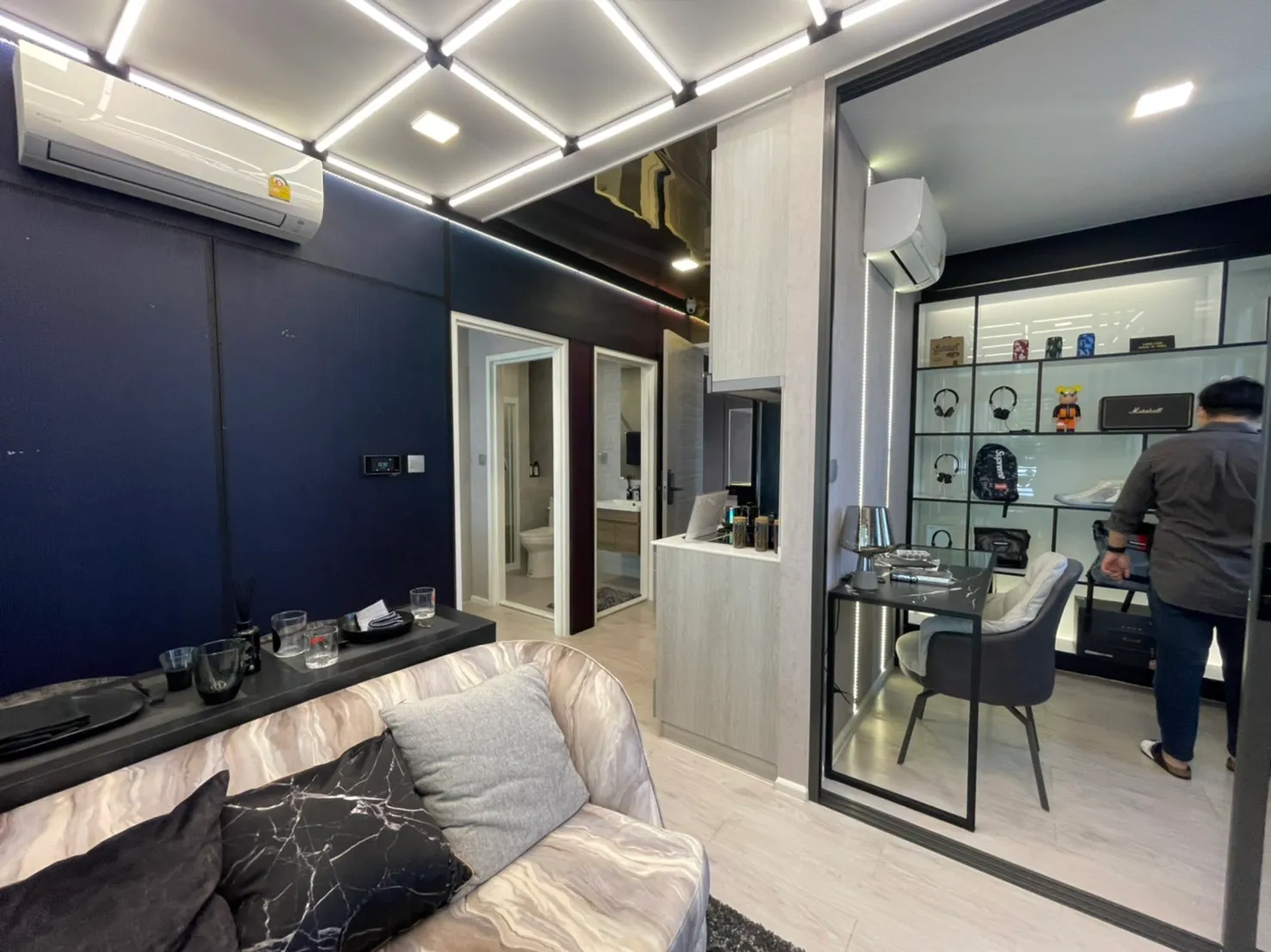 S2572476-Copy