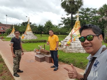 ทีมงานบริการรถตู้เช่าสีสันกรุ๊ป