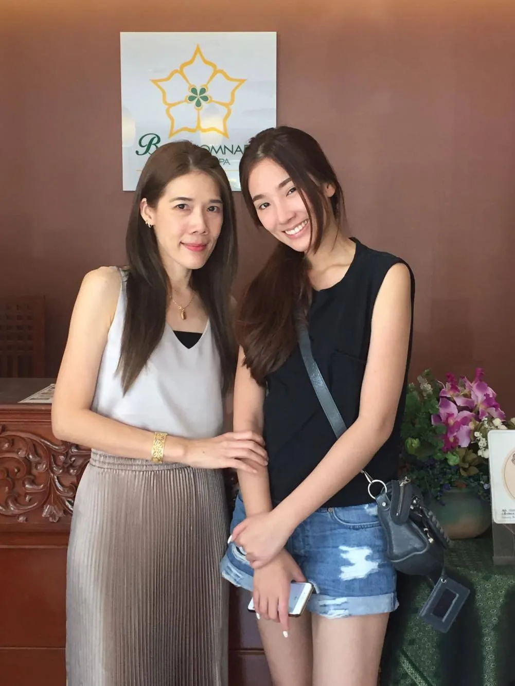 น อง น ำ ชลนท อ กษรส งห ช ย ด เจส ดน าร ก แห งคล น mono fresh 91 5 พ ธ กรรายการ girls zaa และดาราละครช อง 7 เป นล กค าประจำของบ านชมนาดสปา