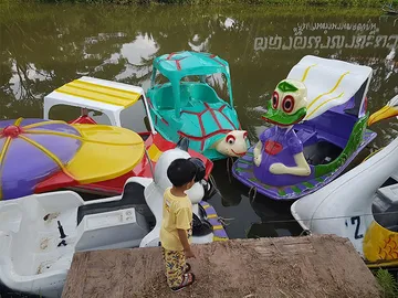 เรือจักรยานดักซ์