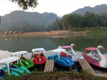 เรือจักรยานหงส์