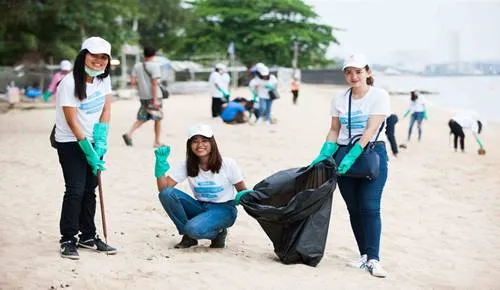 PattayaBeachChangeVolunteer2re