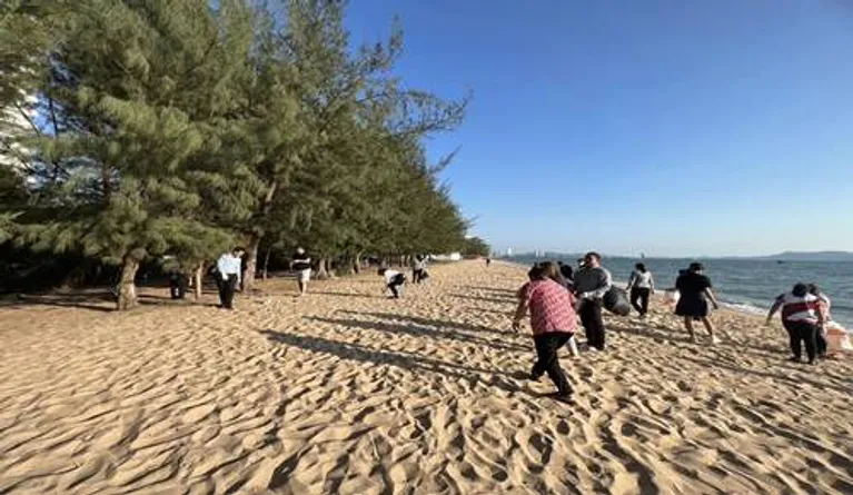 PattayaBeachChangeVolunteer3re