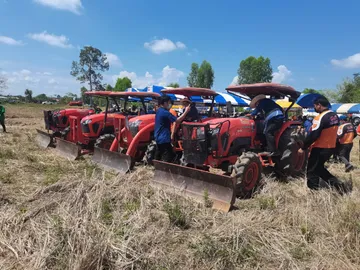 1704363461526047094401421800915257750275576n