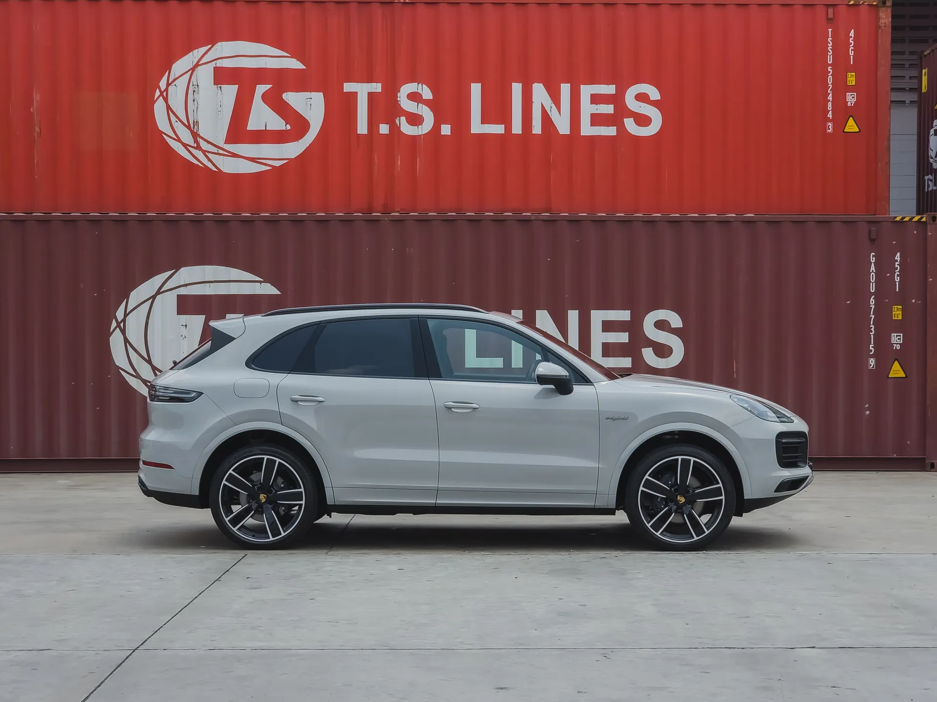 Porsche plug in hybrid cheap suv