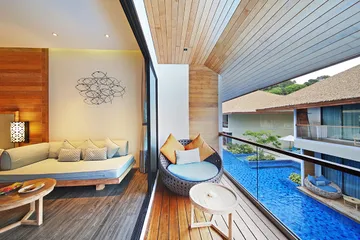 NEW-Akira-SuperiorPoolView(2)