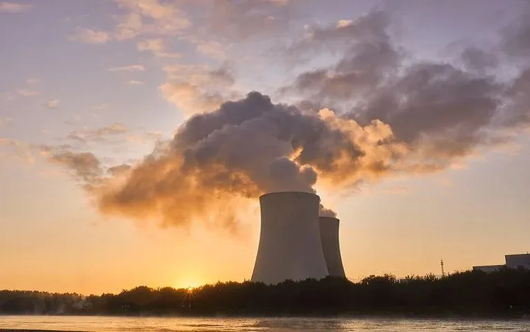nuclear-power-plant-4535760480