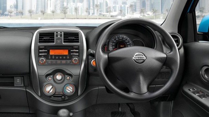 Nissan march салон
