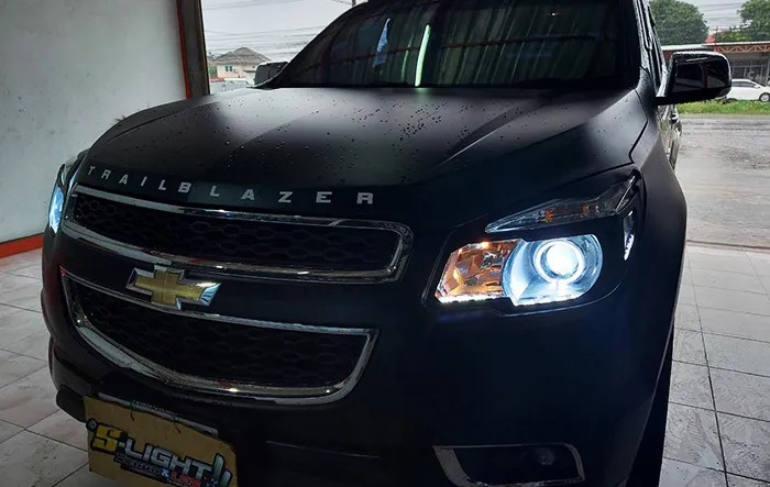 s-lightxenon-Chevrolet-Trailblazer-1