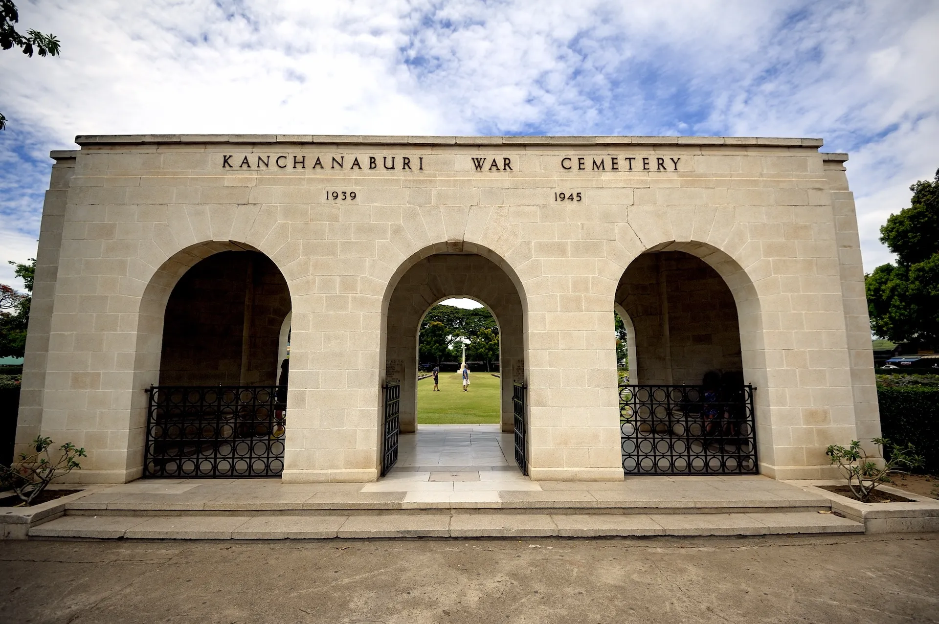 KanchanaburiWarCemeterycopy