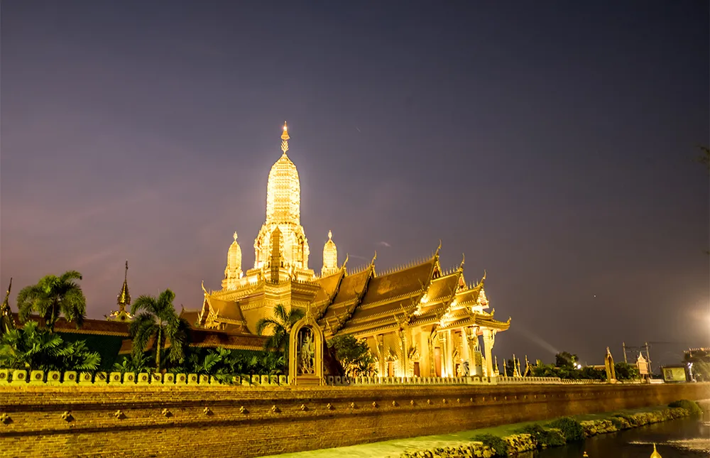 temple-building-against-sky-city