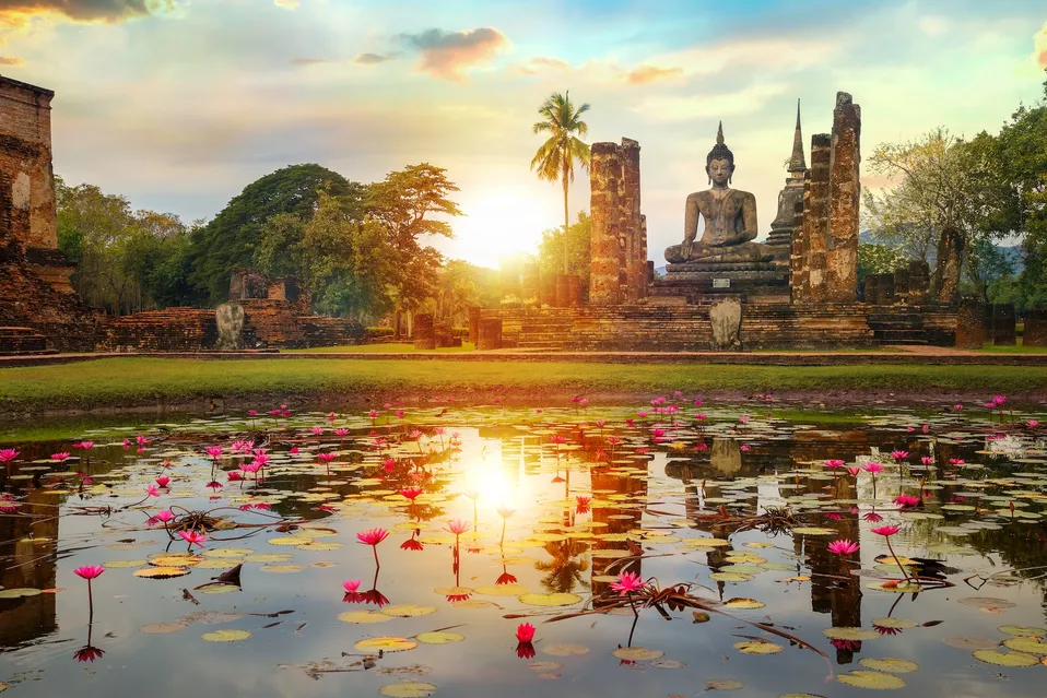 SukhothaiWatMahathatTempleatSukhothaiHistoricalParkcopy
