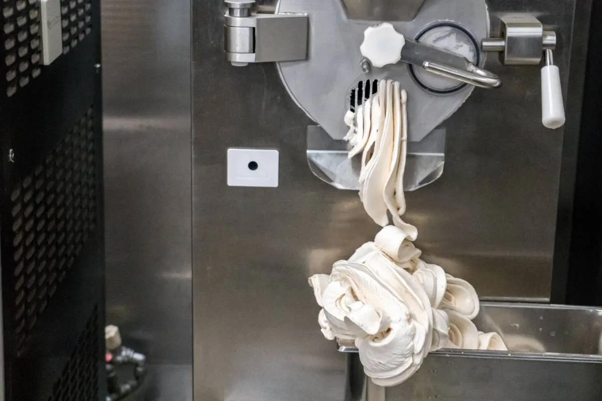 เครื่องทำGelatoสำหรับร้านไอศกรีมเลือกกำลังผลิตเท่าไหร่ถึงเหมาะ
