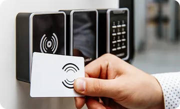 radio-card-hands