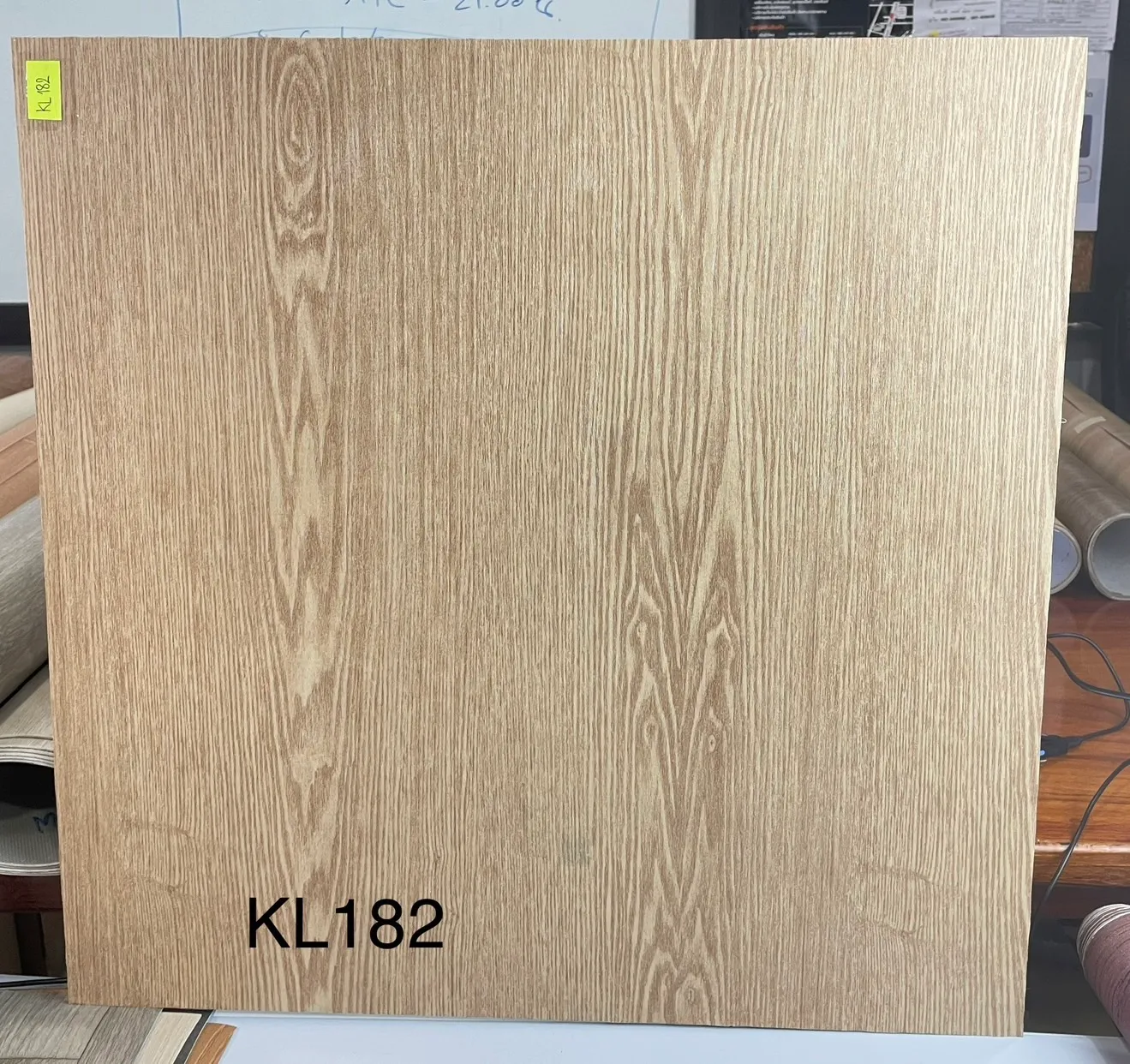 KL182
