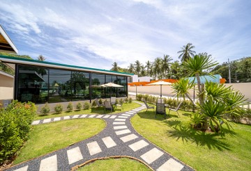 The-Retreat-Lawn-(4)