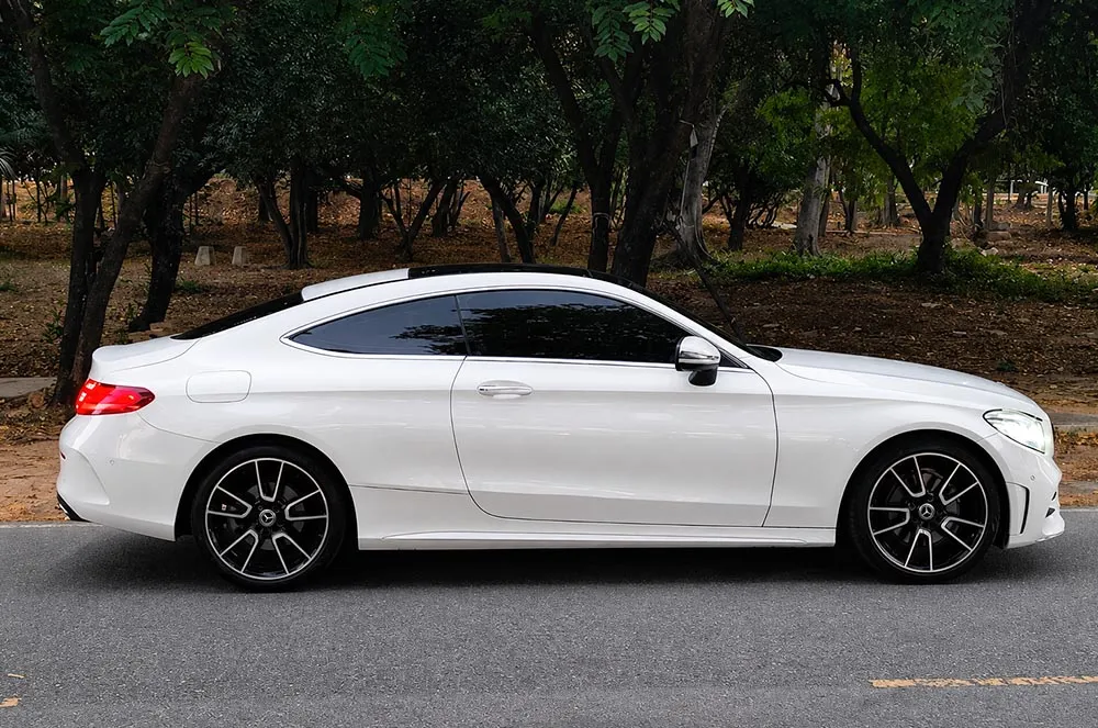 BenzC200Coupe2