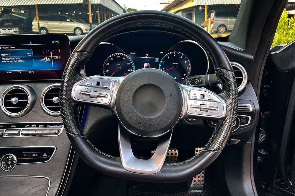 BenzC200Coupe5