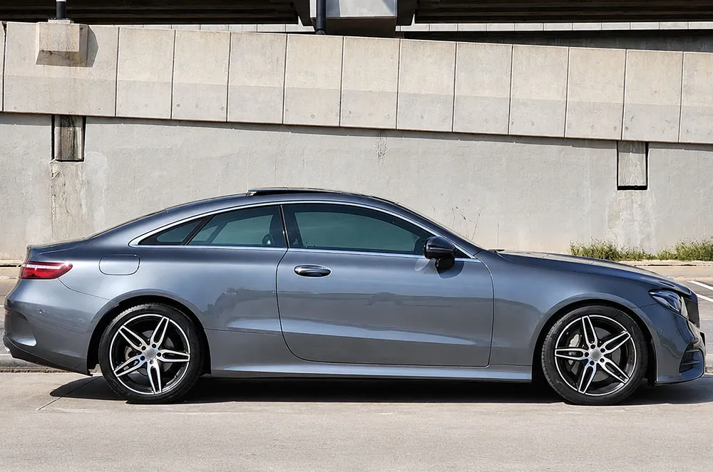 BenzE300Coupe2