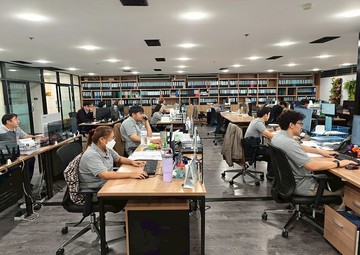 Aboutus(2)