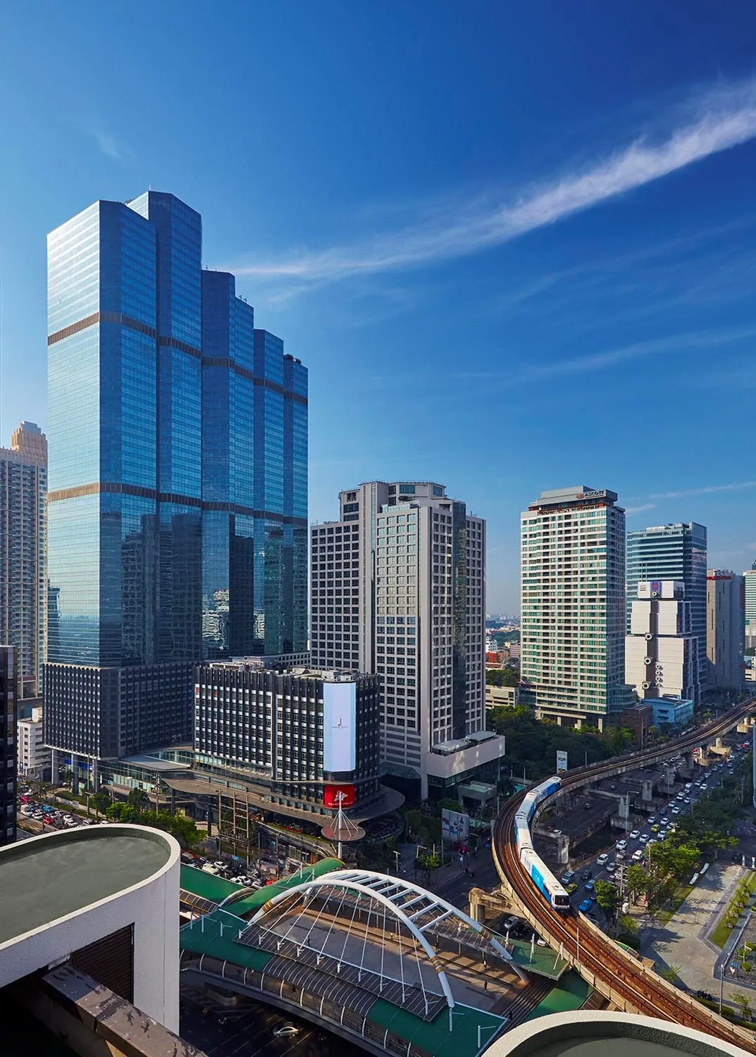 LRC Fertility Clinic Sathorn ศูนย์รักษาภาวะมีบุตรยาก ย่านสาทร กรุงเทพฯ