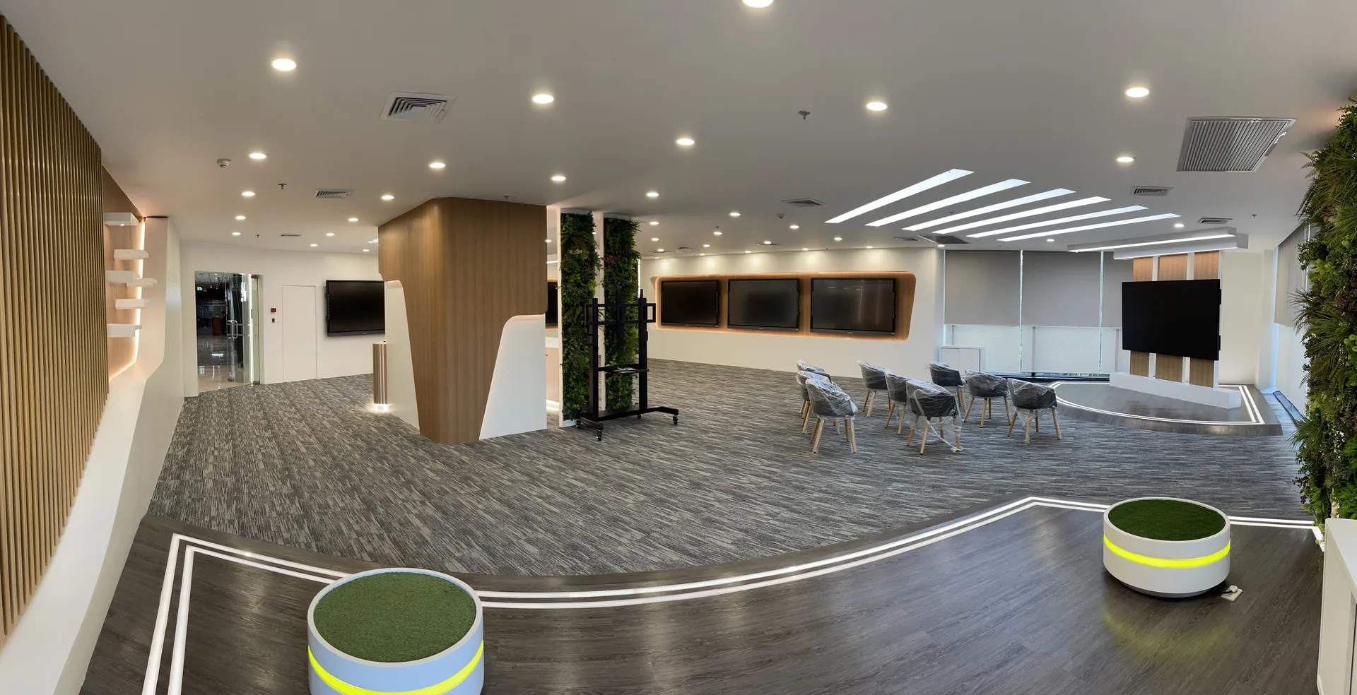 HuaweiOfficeatAISAri