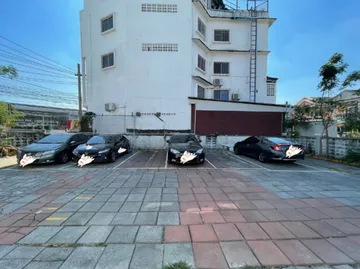PARKING-SPACE3