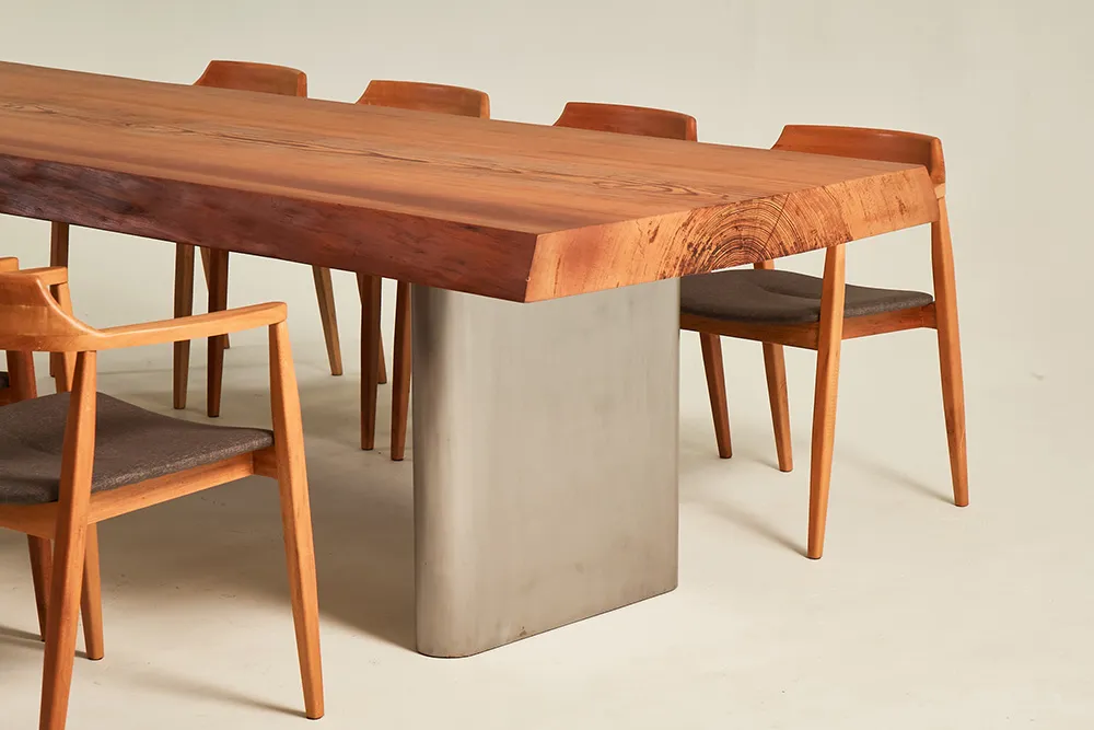 Q-Dining-Table