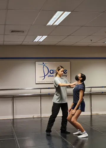 Contemporary-Dance-(4)