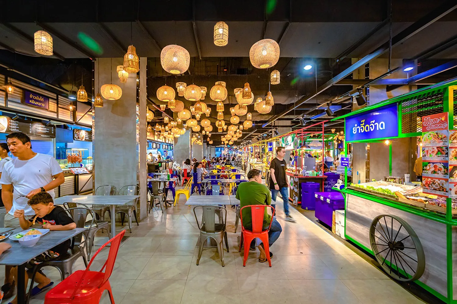 MIXTHCHATUCHAKFOODCOURT(1)